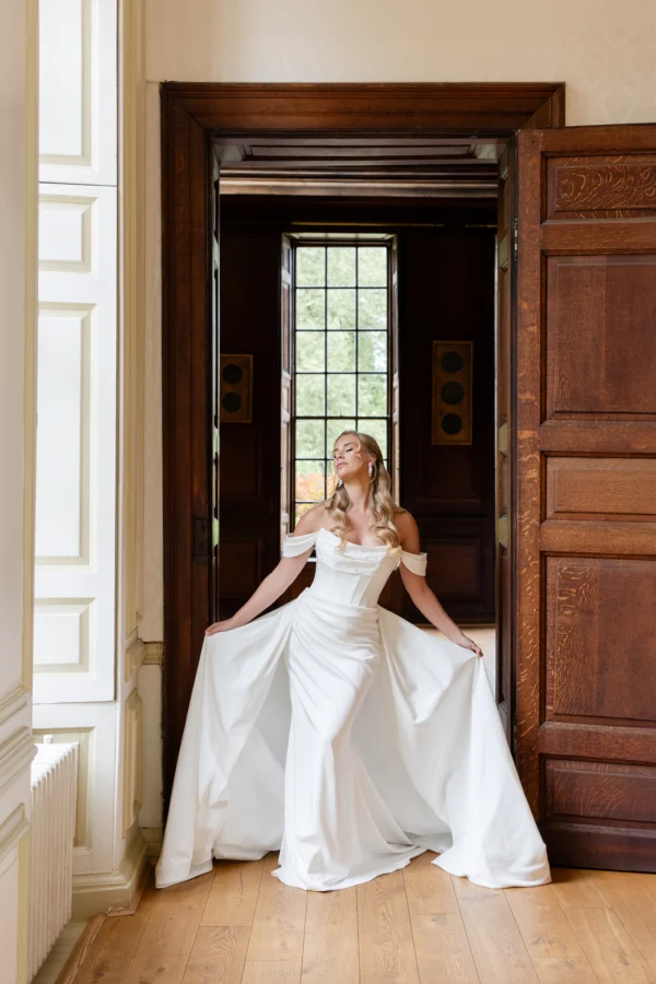 Saskia - Image 7